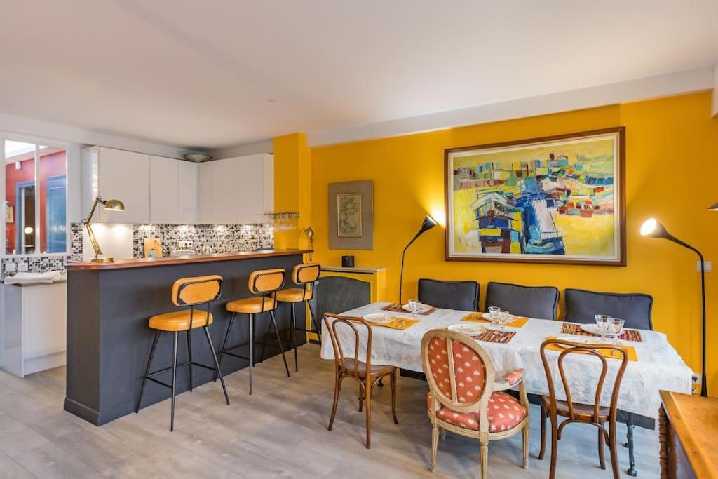 L'assomption De Charme Avec Balcon Paris