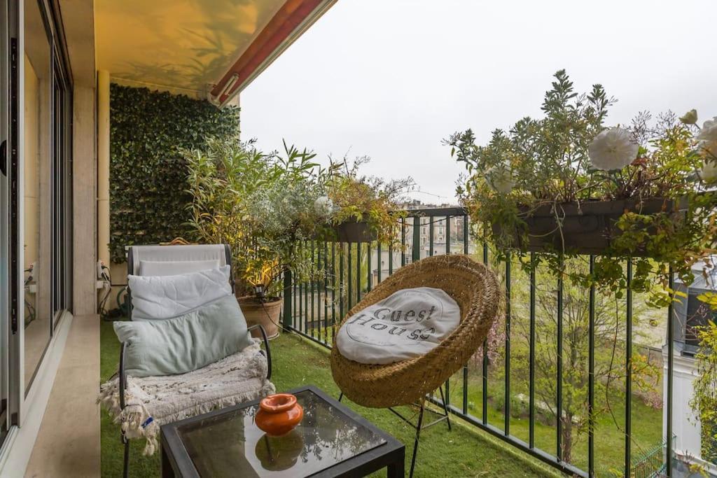 L'assomption De Charme Avec Balcon